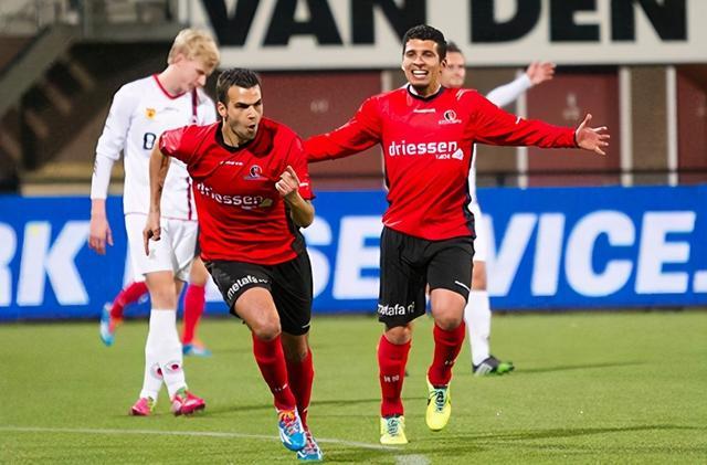 詹姆斯33 詹姆斯33